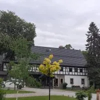 Agroturystyka Łysa Góra، فندق في يلينيا غورا