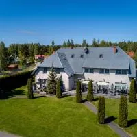 DW Róża Wiatrów, hotel en Dębki