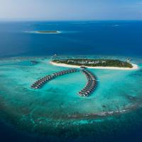 Mӧvenpick Resort Kuredhivaru Maldives, hotel in Manadhoo