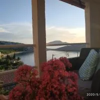Apartment love Cvita,amazing sea view, מלון בלוקובו