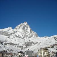 Just 30m from the ski lifts, hotel in Breuil-Cervinia