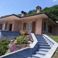 Casa "La Forcella"、Brembillaのホテル