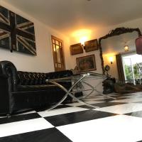 Arthurs Cottage Self Contained Holiday Home, hotel in Wymondham