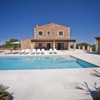 Cas Concos Villa Sleeps 8 with Pool Air Con and WiFi