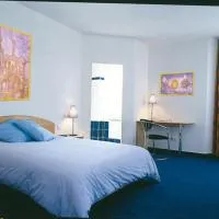 Amadeus Hotel, hotel u gradu Sargemin