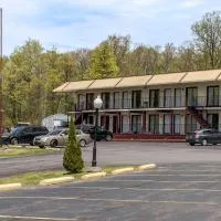 Econo Lodge Inn & Suites Lake Harmony - Pocono Mountains Area โรงแรมในWhite Haven