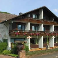 Gästehaus Elisabeth, hotel v destinaci Poppenhausen