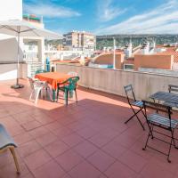 HOUZE_Apartment w/ terrace, perfect for surfers!, hotel in Costa da Caparica
