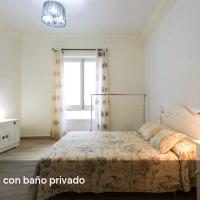 habitación muy amplia con baño privado en pleno centro de Alicante