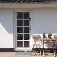 Cozy tiny room, mini kitchen and bathroom, hotel Otterupben