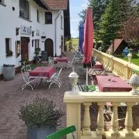 Viesnīca Gasthof und Eiscafe Frank pilsētā Leimbach