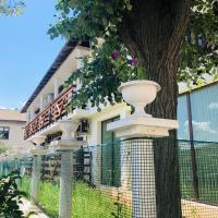 Villa Adrian, hotel en Shkorpilovtsi