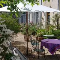 Demeure Le Ragois de Bretonvilliers - un voyage au cœur du temps - Richelieu, hotelli kohteessa Richelieu