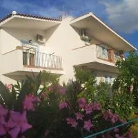 Seaview Saravari Studios, hotel i Áyios Aléxandros
