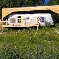 cararetro , caravane chauffée et climatisée, hotel u gradu 'Saint-Sylvain-Bellegarde'