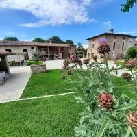 Corte Davini Agriturismo, hotel a Monzambano