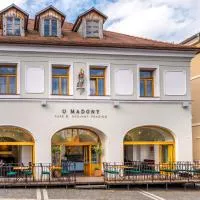 Penzion U Madony, готель у місті Чеська Липа