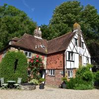 Strand House Winchelsea sleeps 12 in 6 bedrooms all ensuite, hotel in Winchelsea