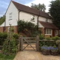 The Barn At Woodview، فندق في Hildenborough