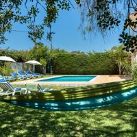 Casa Costa e Silva - 4 bedrooms apart with private pool in a quiet location, hotel in Boliqueime