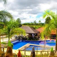 Parque Do Avestruz Eco Resort, hotel v destinaci Esmeraldas
