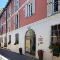 Hotel Dei Tigli, hotel i Angera