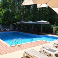 Park and pool family room, отель в Несебре, в районе Nesebar New Town