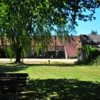 LES GUENINS, hotel u gradu 'Gien'