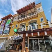 Baan URT Suratthani Airport Hotel, hotel a Suratthani
