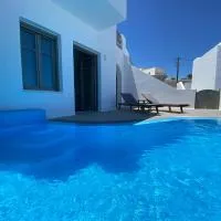 Amphitrite Suites Santorini, khách sạn ở Vóthon