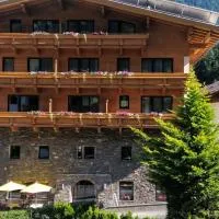 Hotel Neuwirt, hotelli kohteessa Finkenberg