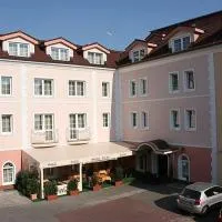Hotel Tilia، فندق في بيزينوك