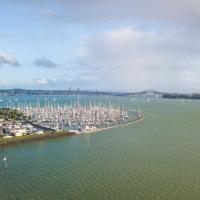 Ocean Breeze Hotel, hotel in North Shore, Auckland