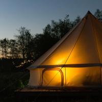 Surrey Lakes Glamping, hotel in Guildford