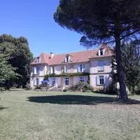Faux에 위치한 호텔 Château Le Tour - Chambres d'Hôtes