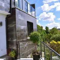 ALBERGUE HOSTING DUERO, hotel en Pesquera de Duero