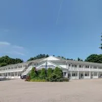 노스 킹스타운에 위치한 호텔 해밀턴 빌리지 인(Hamilton Village Inn)