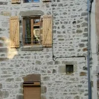 Maison de bourg, מלון בVic-le-Comte
