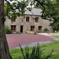 Ar Merglet - Grande longère authentique en Brocéliande, hotel em Maxent