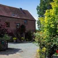 The Chaff House - farm stay apartment set within 135 acres, hotel in Bromyard