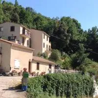 Gîtes à COZZANO, готель у місті Cozzano