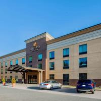 La Quinta Inn & Suites Bel Air โรงแรมใกล้Weide Army Airfield - EDGในเบลแอร์