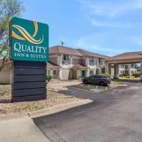Quality Inn & Suites Omaha Chalco、Chalcoのホテル