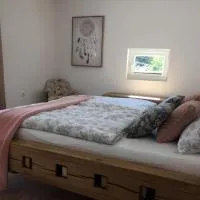 Hillside Bio Resort Apartment with Mountain View, hotel a Prebold