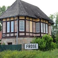 "Altes Stellwerk Frose" am Froser See, hotel sa Frose