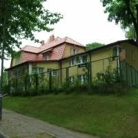 Hotel Pod Platanami, hotel sa Trzebnica
