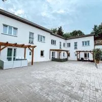 Chaty a Apartmány Hracholusky Kemp Kosatka, hotell i Pňovany