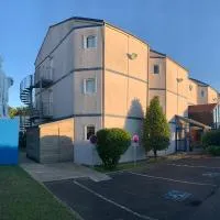Varennes Vauzelles में, होटल Europe Hôtel