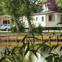 Lakeside Holiday Park, hotel in Burnham on Sea