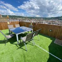 Bath Roof Terrace Apartment, City Centre, Sleeps up to 8, hotel in Milsom Quarter, Bath